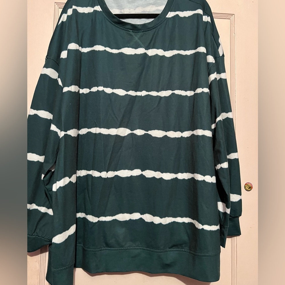 Bloomchic NWOT GREEN WHITE TOP 22/24